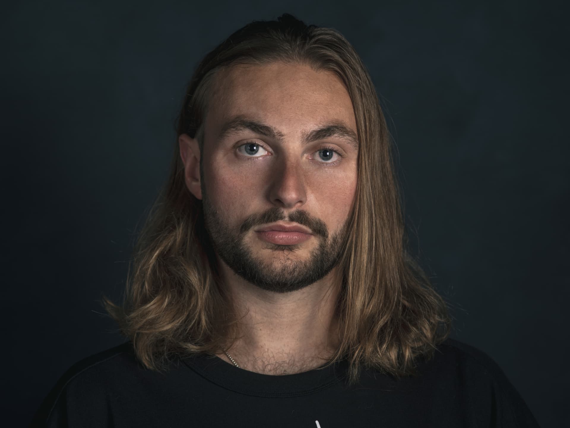 How to Style Long Hair for Men